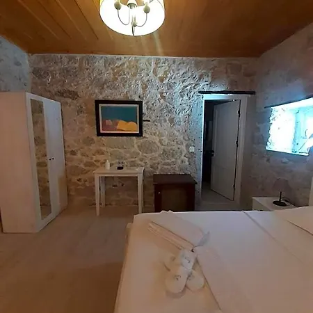 Merlara Hotel