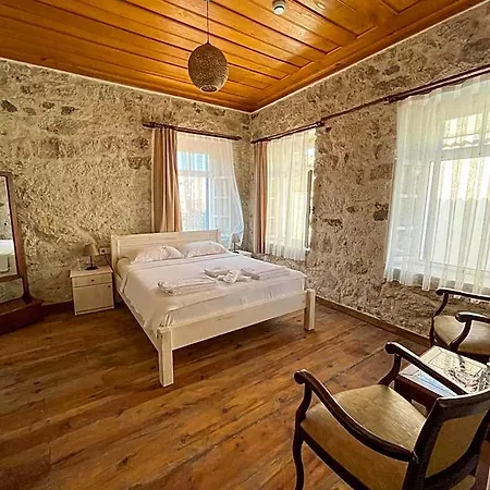 Merlara Hotel